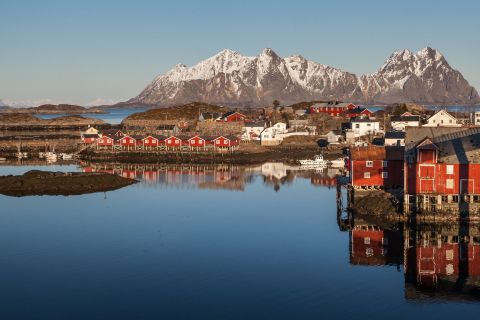 Svolvær, Norway © Aslak Tronrud/Hurtigruten