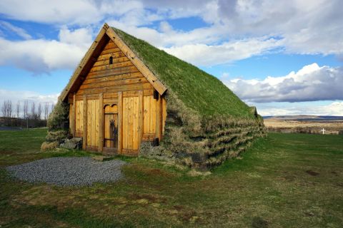 Turf house Golden Circle, Iceland © Shutterstock